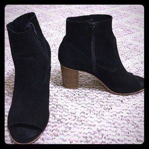 SALE😱Steve Madden open toed booties